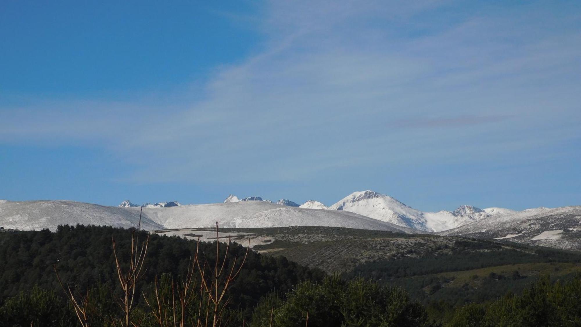 La Silla De La Reina Villa Navarredonda de Gredos Luaran gambar