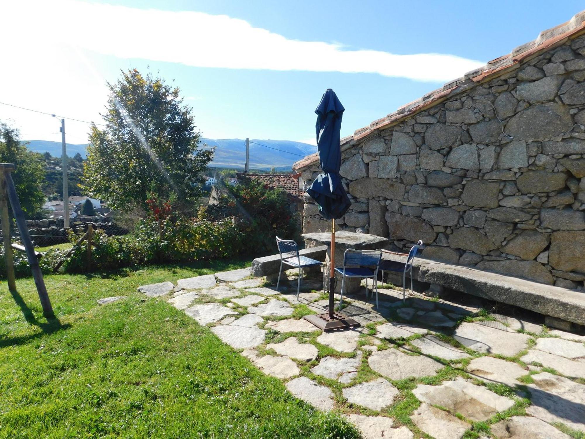 La Silla De La Reina Villa Navarredonda de Gredos Luaran gambar